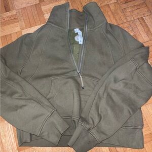 cropped lululemon scuba crew